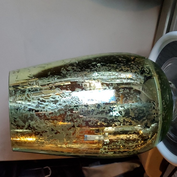 Celebrating Home Interiors Green Mercury Glass Hurricane Vase pretty in person - Picture 4 of 11